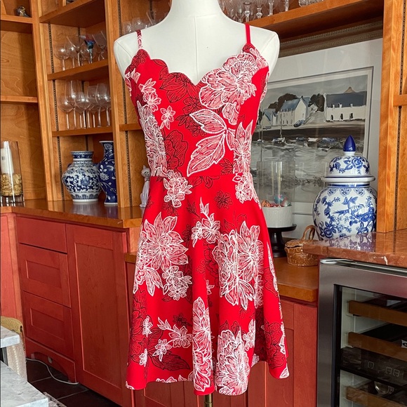Trixxi Dresses & Skirts - Trixxi Red and White Floral Mini Dress Scalloped Spaghetti Straps medium